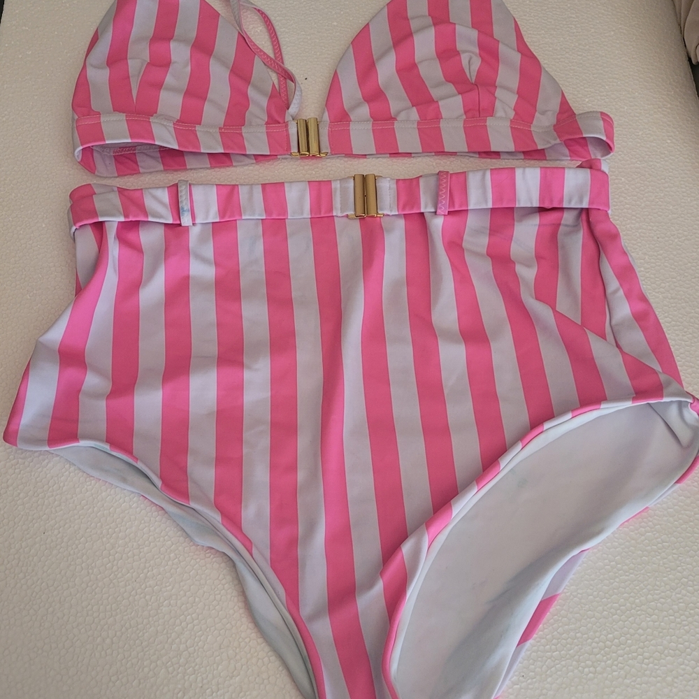 Bikini sweam suit Show po.